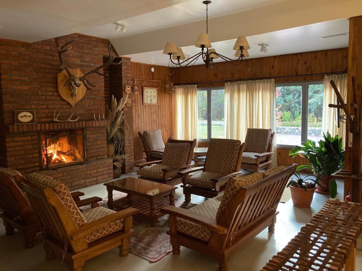 Estancia Quillen Lodge - Hosteria Alumine Luaran gambar